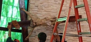 sacerdotes jesuitas desocupan capilla por confiscacion de uca