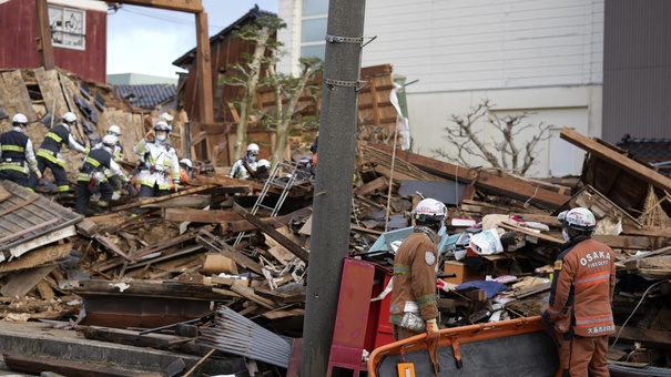 servicios de rescate terremoto japon