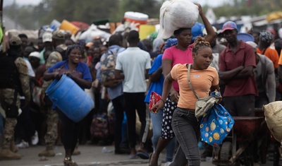 haitianos cruzan frontera para abastecerse alimentos