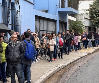 Venezolanos en Argentina intentan inscribirse a contrarreloj en el padrón electoral