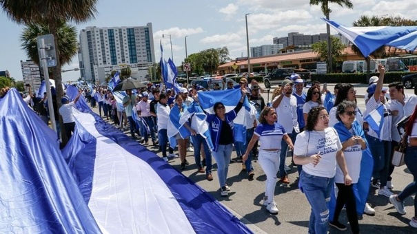 nicaraguenses marchan miami los angeles eeuu