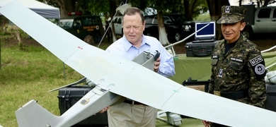 el salvador recibe drones eeuu