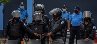 policías en las calles de Managua