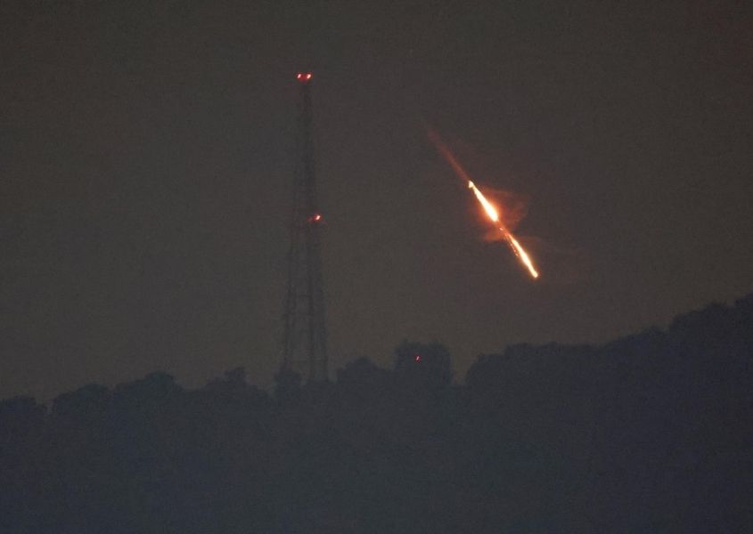 Israel lanza ataque de misiles contra Irán, según un alto funcionario de EEUU