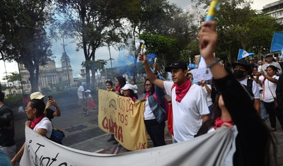 guatemaltecos manifiestan resultados electorales