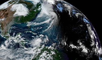 registro satelital paso huracán fiona