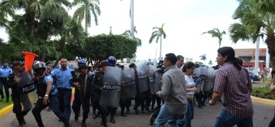 agresion policias periodistas nicaragua