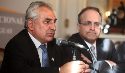 ministro uruguay mediador guatemala
