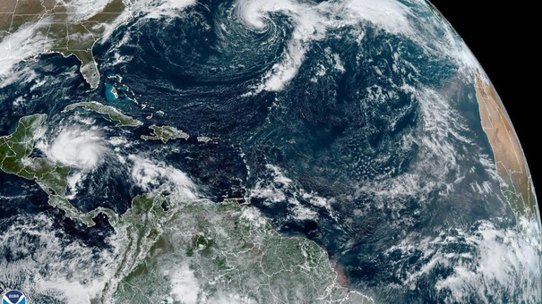 huracan lisa imagen satelital