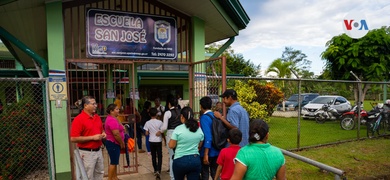 niños nicaragüenses estudian en escuela de costa rica