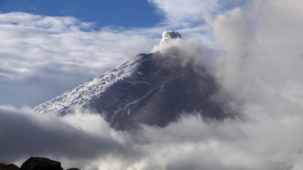 volcanes cotopaxi y sangay en Ecuador