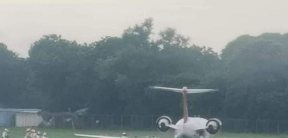 avion dominicano en la pista de managua