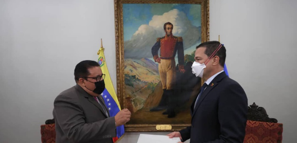 Copias de Estilo de Orlando Gómez, Embajador de la República de Nicaragua