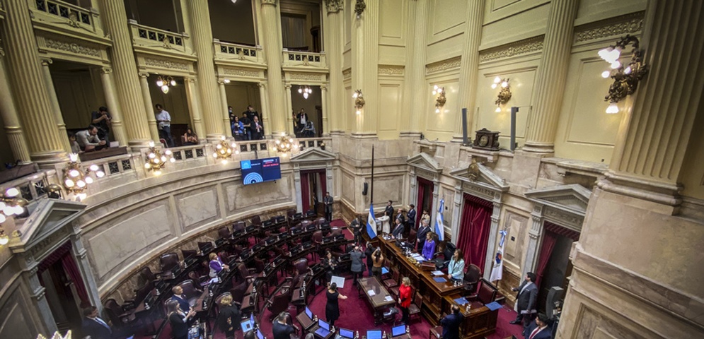legisladores argentinos aprueban candidatura massa milei