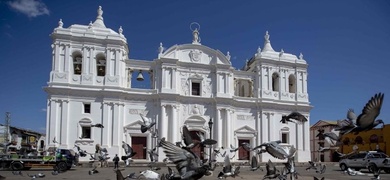 fachada catedral asunción de la virgen maría en león
