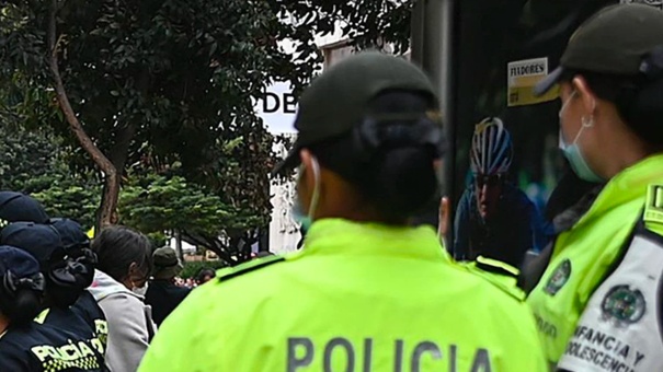 policia colombia feminicidio