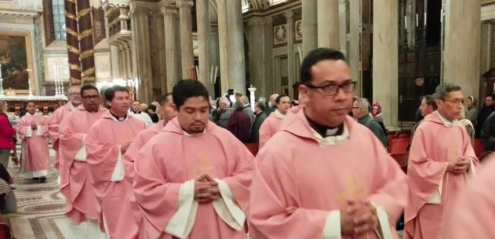 sacerdotes desterrados nicaraguenses