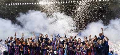 jugadores barcelona celebran liga de campeones