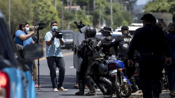 agentes antidisturbios en nicaragua
