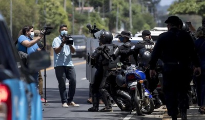 agentes antidisturbios en nicaragua