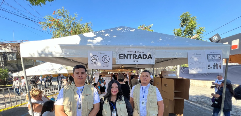 jovenes nicaraguenses observadores elecciones salvadoreñas