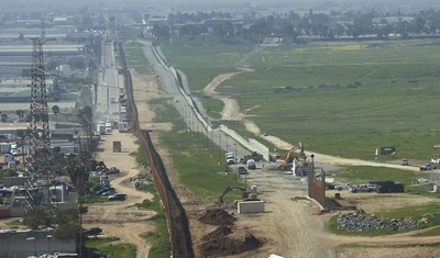 migrantes caidos muro fronterizo san diego california