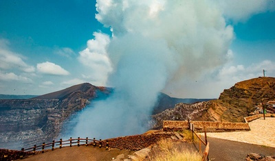 explosiones volcán Masaya nicaragua lago lava