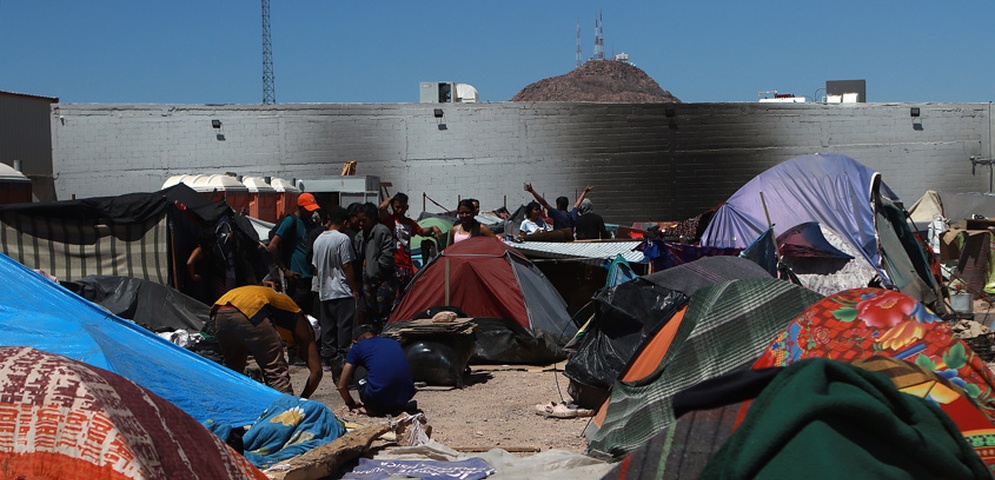 migrantes arman campamento frontera mexico eeuu