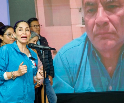 Rafael Correa afirma que el referéndum en Ecuador fue una "rotunda derrota" para Noboa