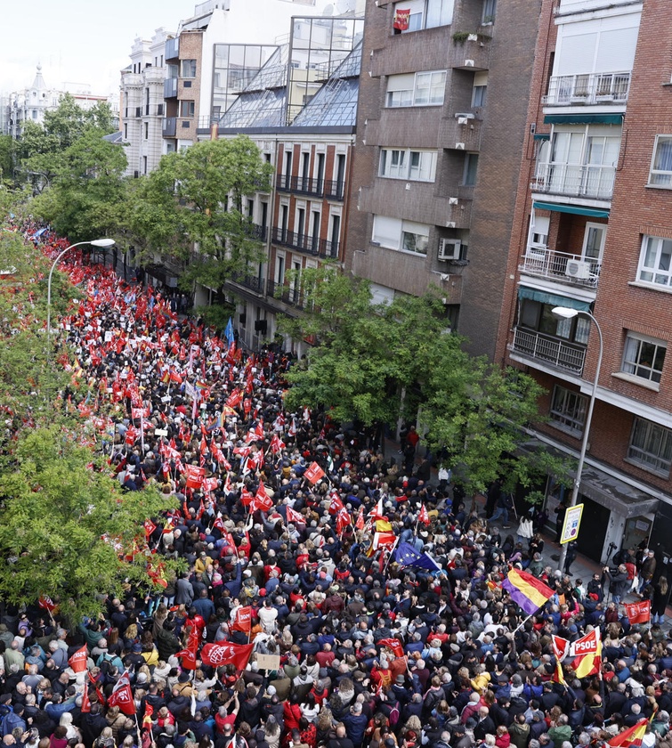 manifestaciones espana a favor pedro sanchez