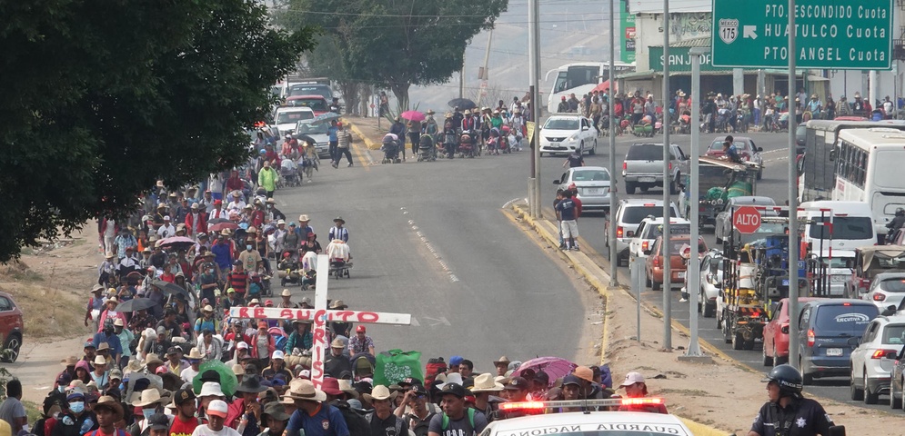 migrantes caminan sur mexico hacia oaxaca