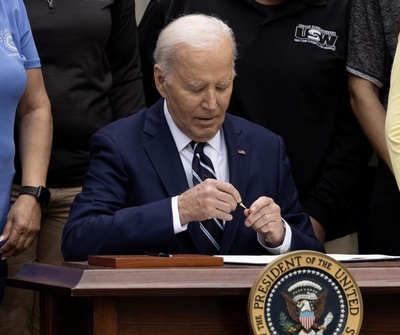 Congresistas demócratas piden a Biden amparo migratorio de TPS para ecuatorianos en EE.UU.