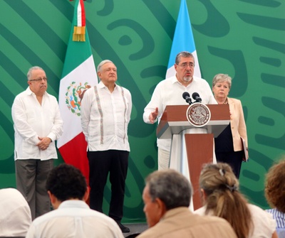 López Obrador y Arévalo hablan sobre migración y extensión de trenes mexicanos a Guatemala