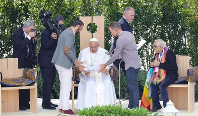 papa francisco recibe declaracion paz israel palestina