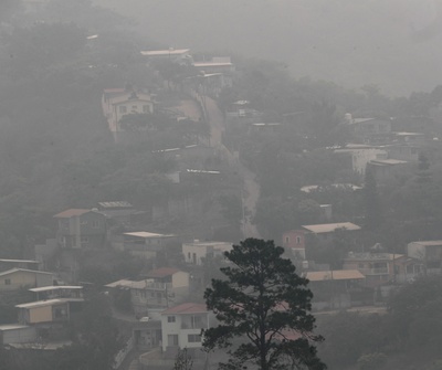 Capa tóxica de contaminación en la capital de Honduras aumenta emergencias respiratorias