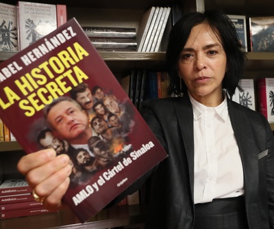 Periodista mexicana Anabel Hernández denuncia censura del presidente a su libro del narco