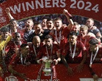 jugadores manchester united celebran titulo wembley