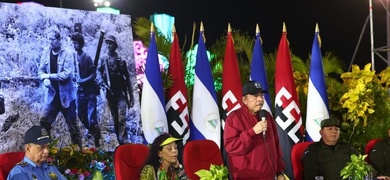 daniel ortega traspasa poder y control del ejercito a rosario murillo