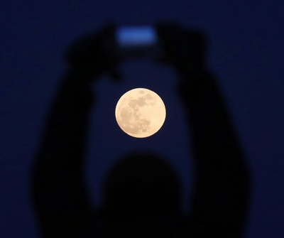 Sonda china Chang'e 6 aterriza exitosamente en la cara oculta de la Luna