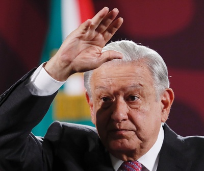 López Obrador rechaza dar instrucciones a Sheinbaum sobre reformas constitucionales