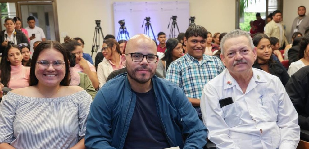 rosario murillo celebra adoctrinamiento estudiantes confiscada uca nicaragua