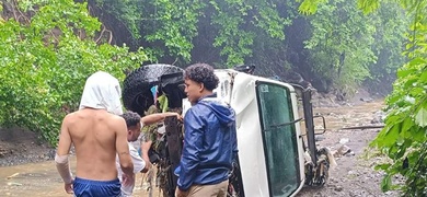 pobladores valle gothel rescatan conductor arrastrado corriente lluvias nicaragua