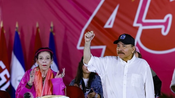 daniel ortega aparenta defensa migrantes