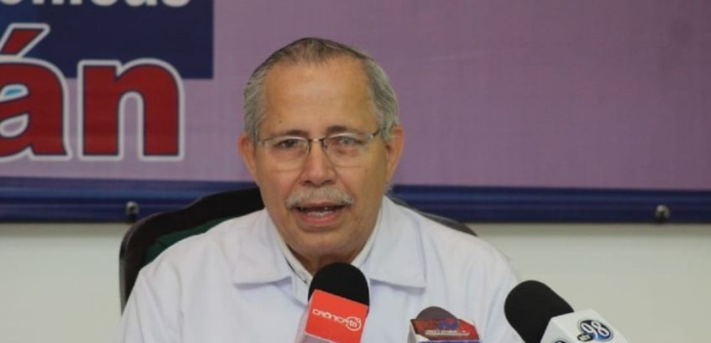 ortega asciende al doctor carlos sáenz