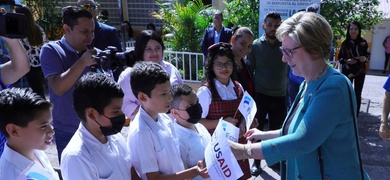 caracas llama farsante embajadora eeuu honduras