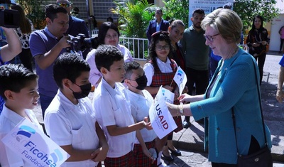 caracas llama farsante embajadora eeuu honduras