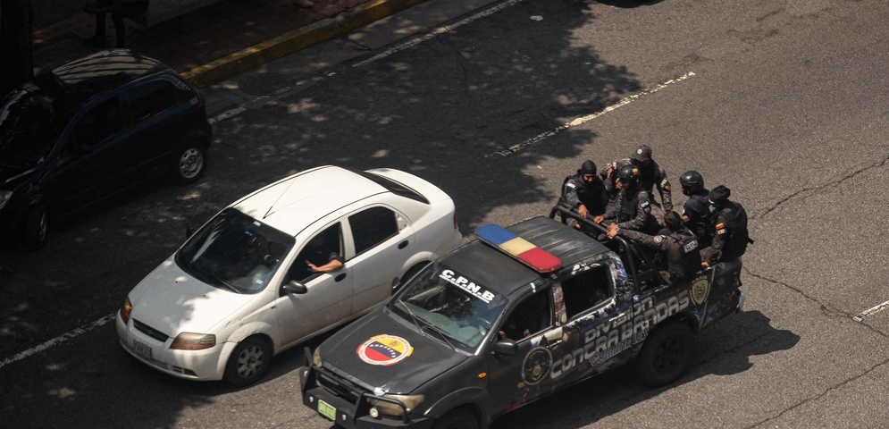 policia nacional bolivariana recorre calles caracas