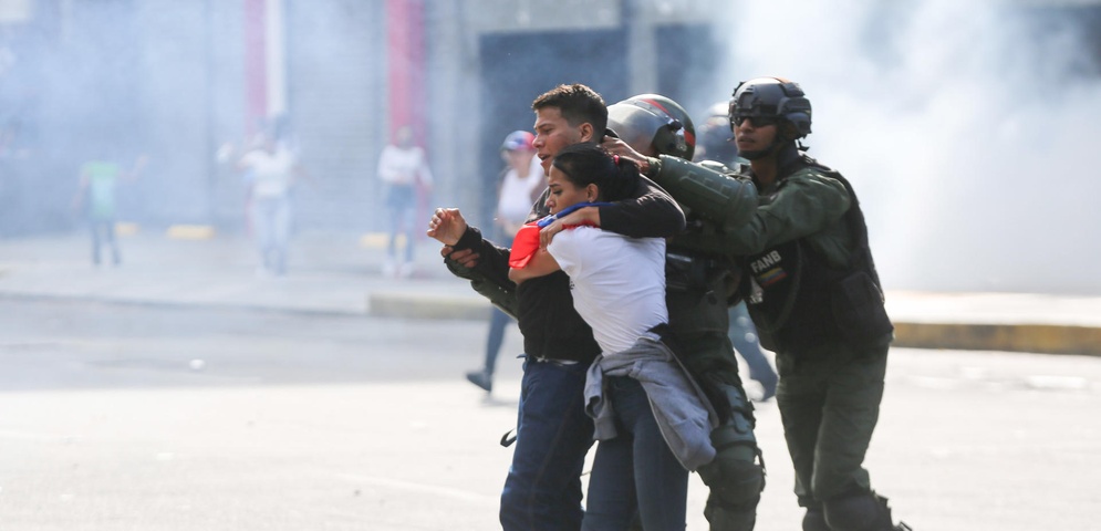 guardia nacional venezuela detiene protestantes