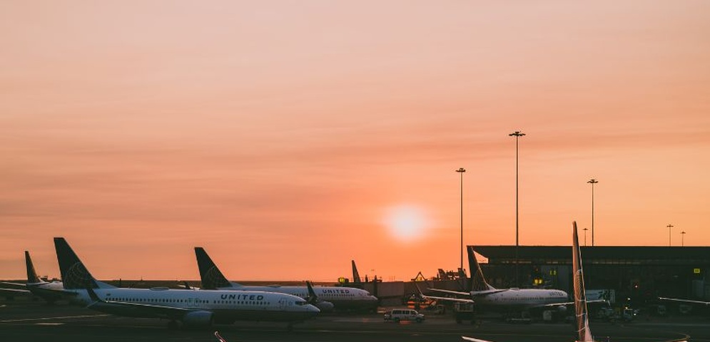 aviones linea aerea aeropuerto vuelos