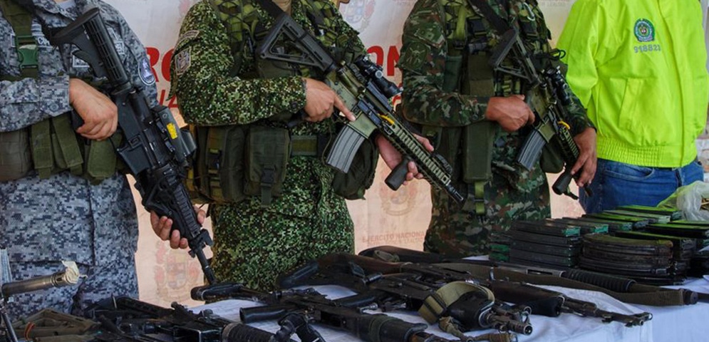 ejercito colombia custodia armas